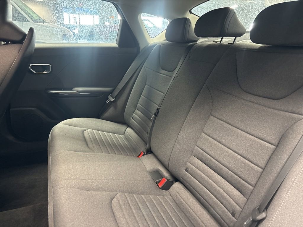 2025 Kia K4 EX - Photo 18