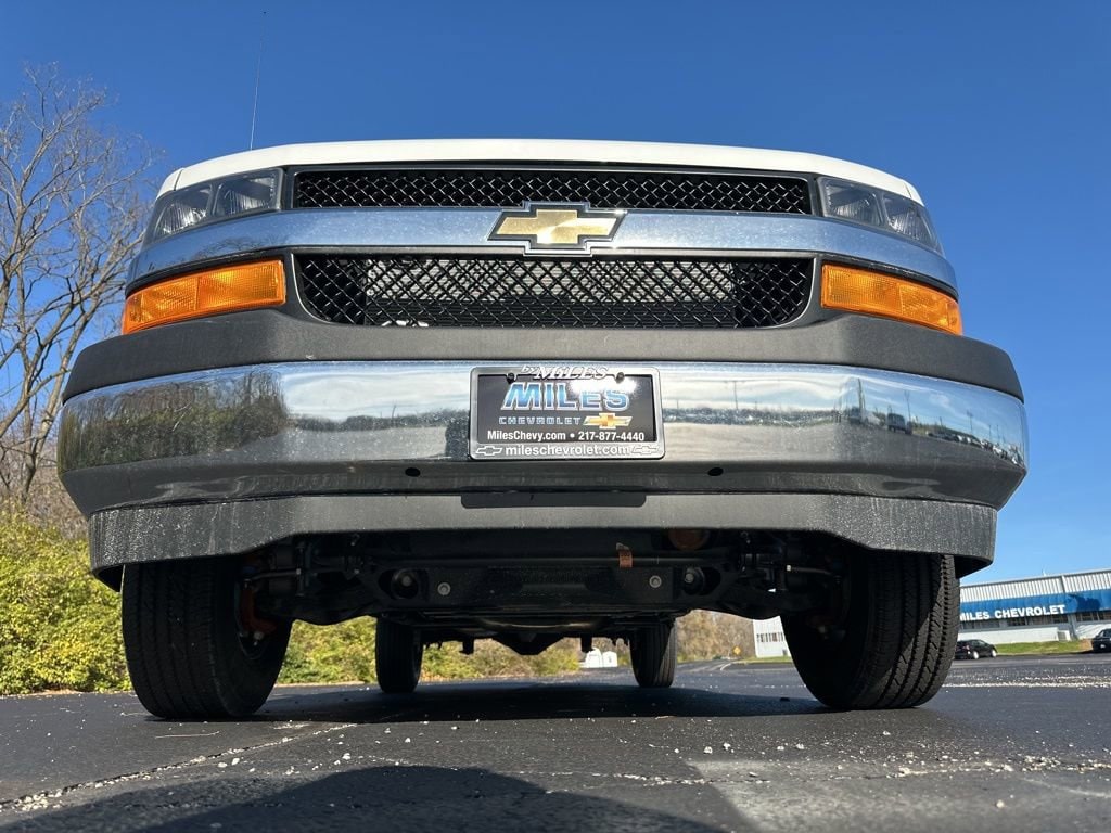 2025 Chevrolet Express Cargo Work Van - Photo 13