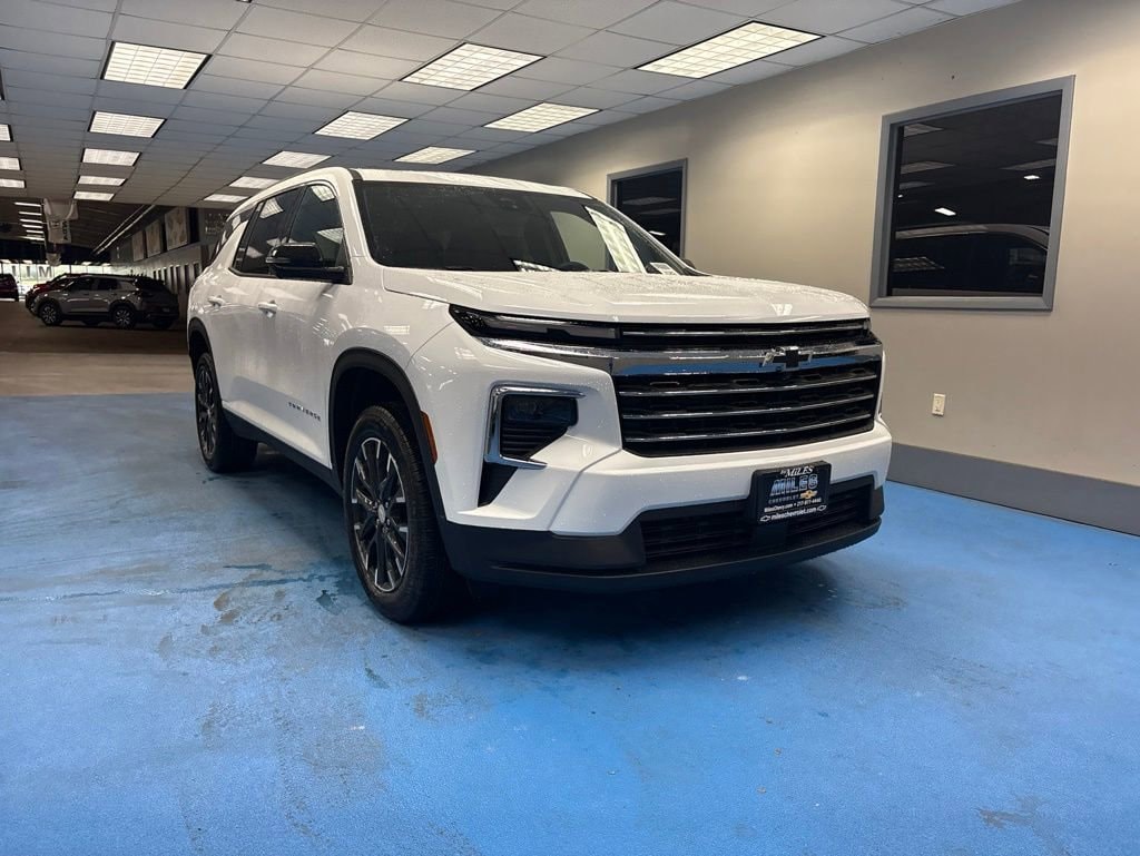 2026 Chevrolet Traverse FWD LT's photo