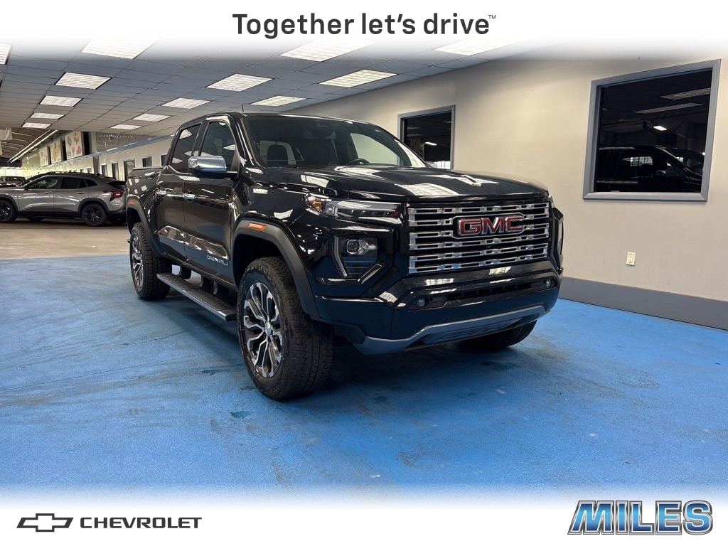 2023 GMC Canyon Denali 4WD Crew Cab Short Box's photo