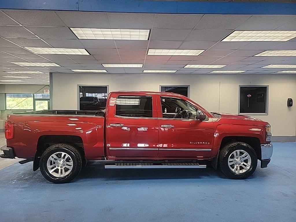 Used 2018 Chevrolet Silverado 1500 LTZ with VIN 3GCPCSEC3JG141842 for sale in Decatur, IL