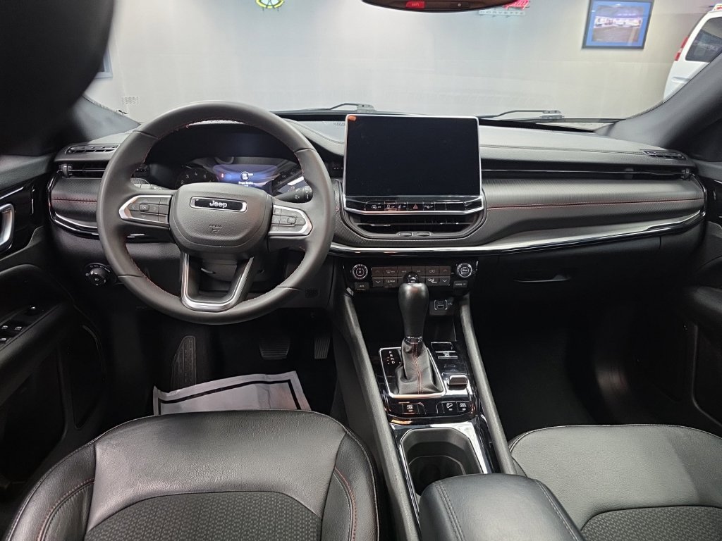2025 Jeep Compass Trailhawk - Photo 15