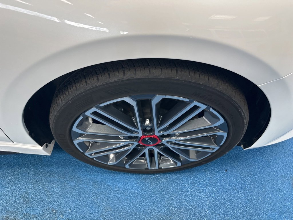2023 Kia Forte GT photo 3