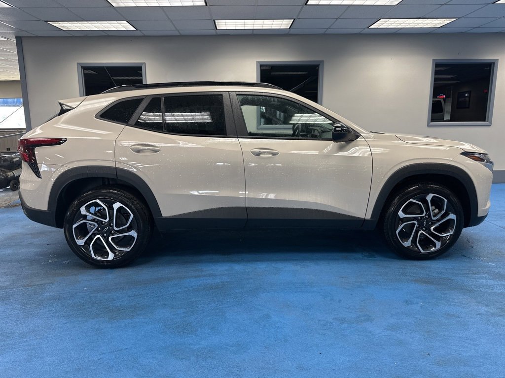 2026 Chevrolet Trax photo 2