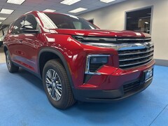 2025 Chevrolet Traverse LT SUV