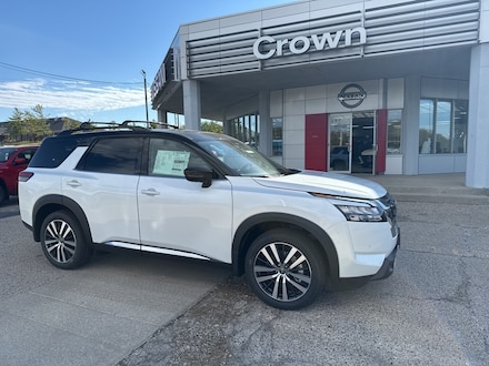 2025 Nissan Pathfinder Platinum SUV