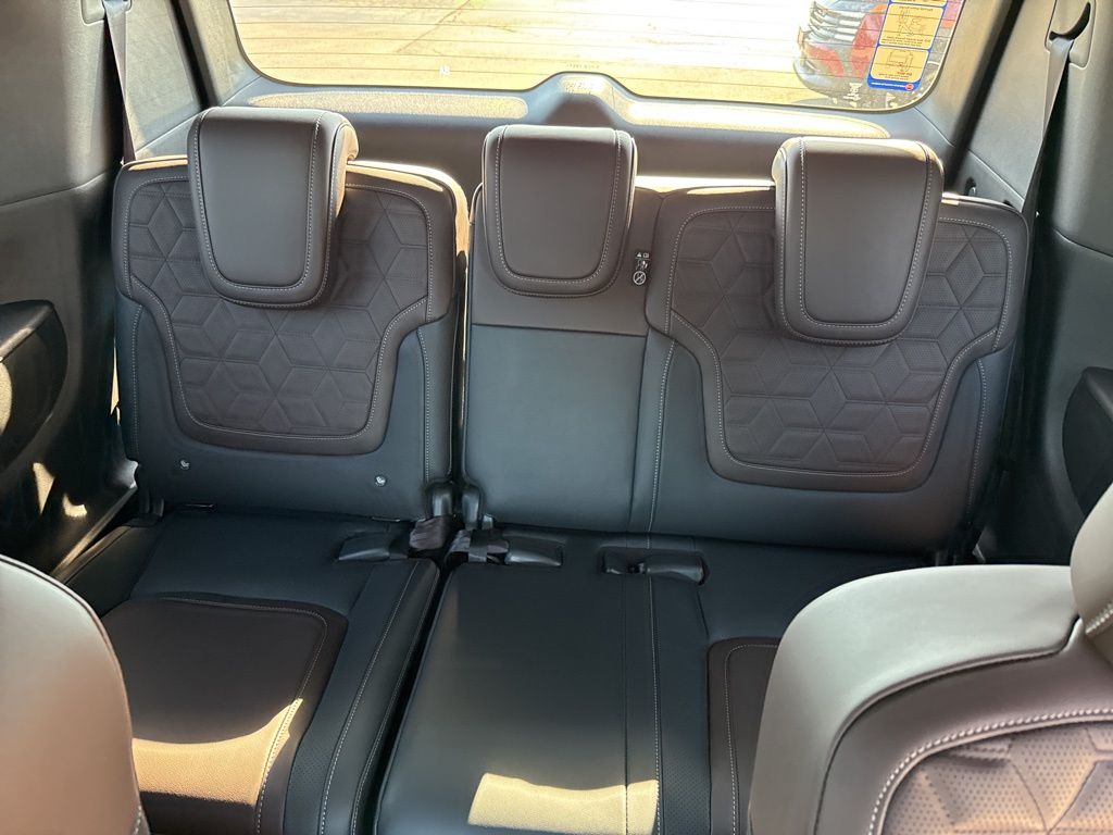2025 Nissan Armada Platinum Reserve - Photo 23