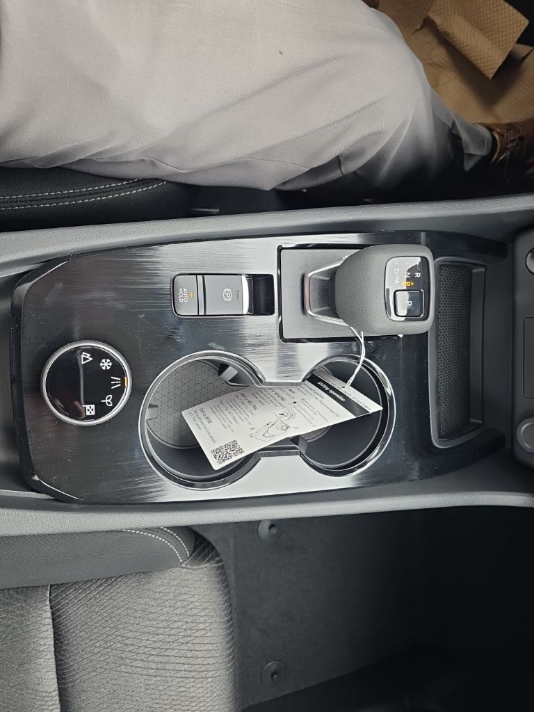 2025 Nissan Rogue SV - Photo 26