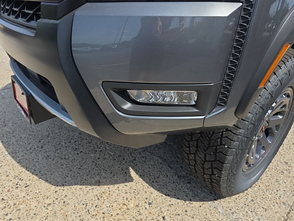 2025 Nissan Frontier PRO-4X - Photo 11