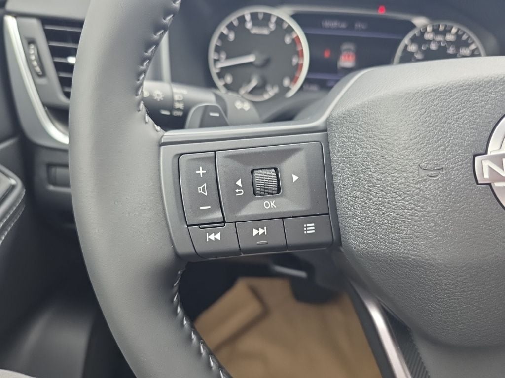 2025 Nissan Rogue SV - Photo 21