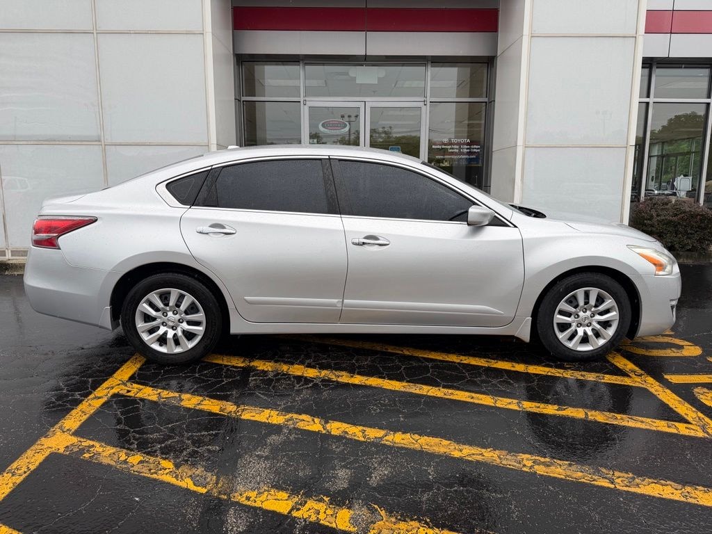 Used 2014 Nissan Altima 2.5 S Sedan