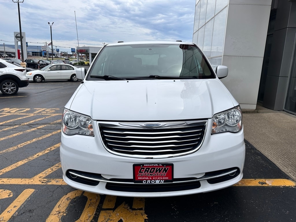 Used 2015 Chrysler Town & Country Touring with VIN 2C4RC1BG5FR739510 for sale in Decatur, IL