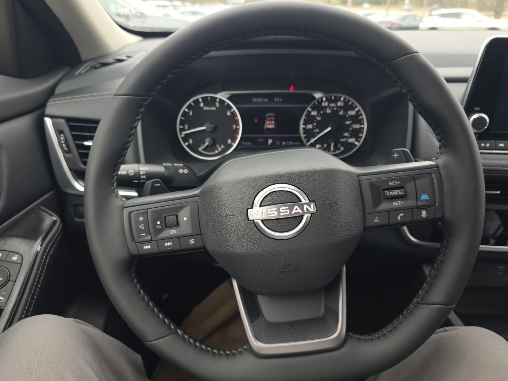 2025 Nissan Rogue SV - Photo 19