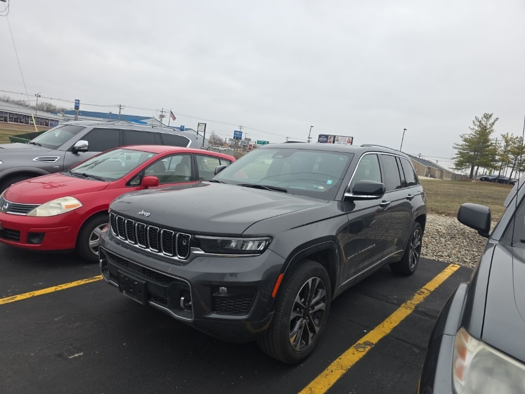 2024 Jeep Grand Cherokee Overland's photo