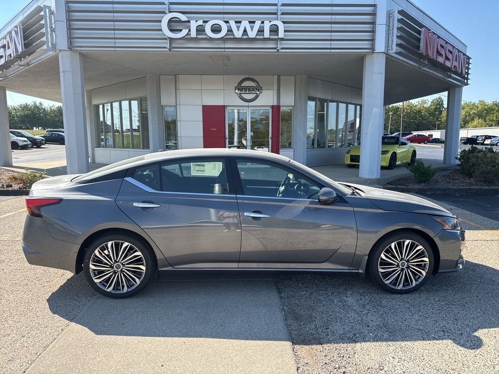 New 2025 Nissan Altima SL Sedan