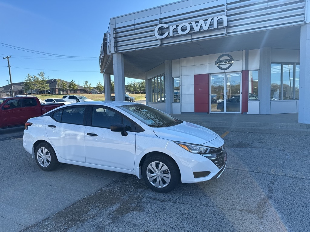 New 2025 Nissan Versa 1.6 S Sedan