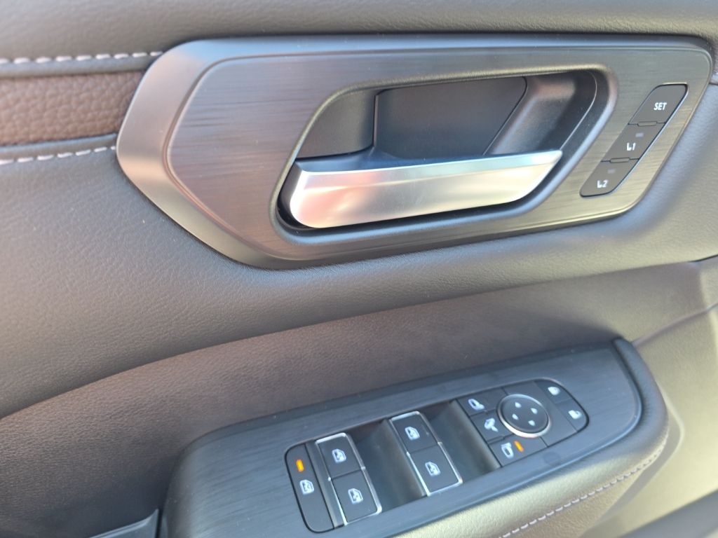 2026 Nissan Armada SL - Photo 17