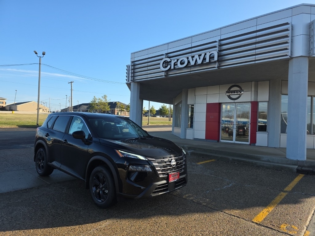 2026 Nissan Rogue SV's photo