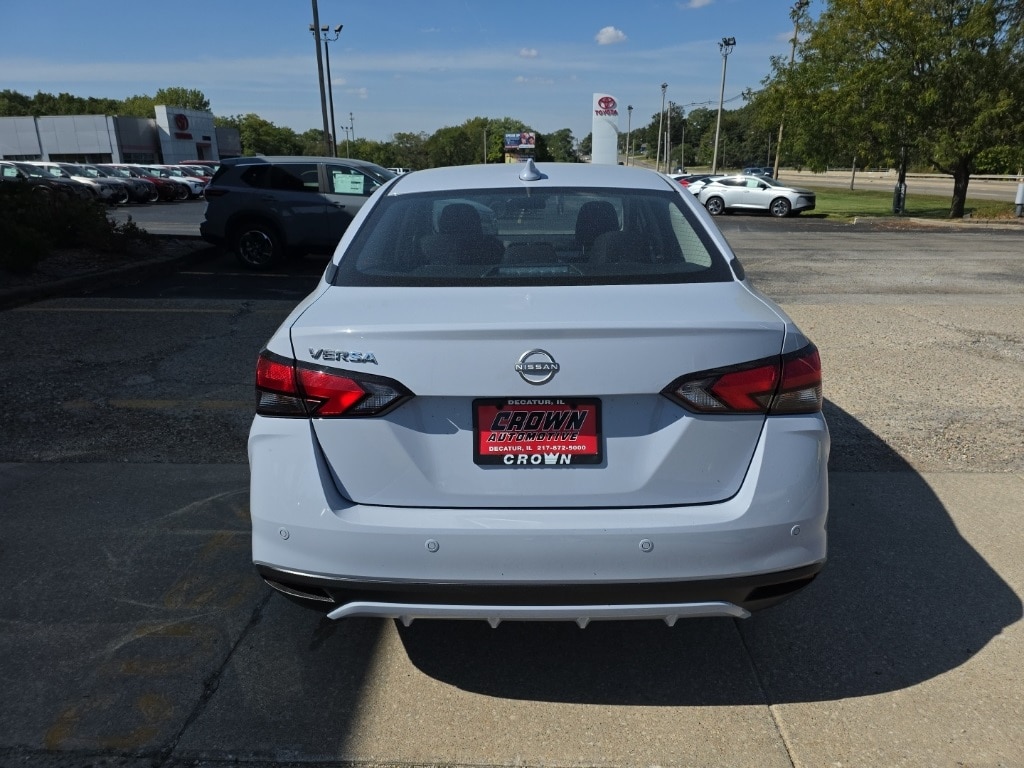 New 2025 Nissan Versa 1.6 SV Sedan