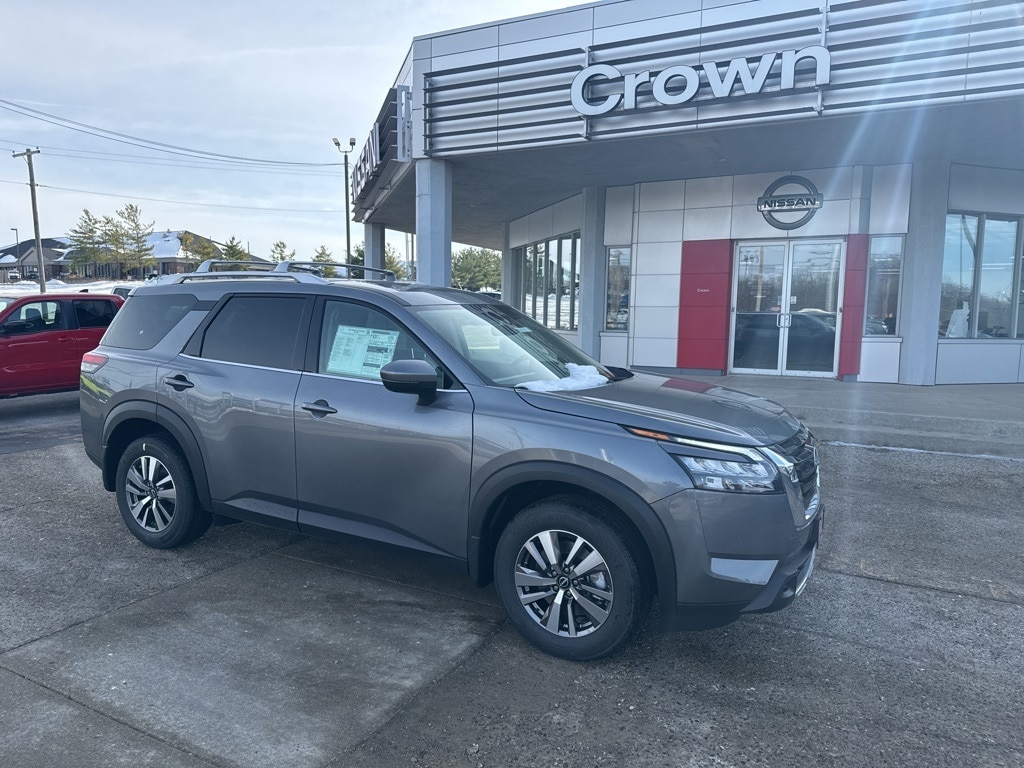 2025 Nissan Pathfinder SL's photo