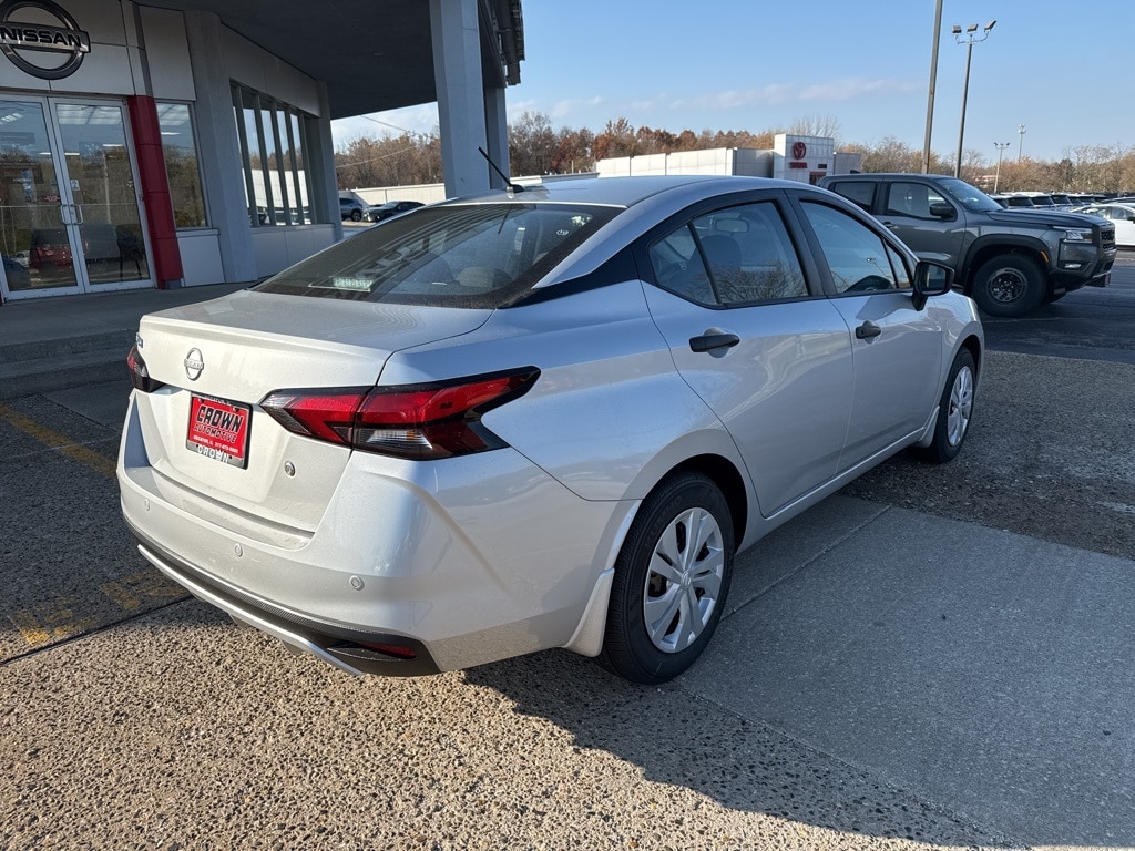New 2025 Nissan Versa 1.6 S Sedan
