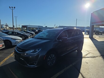 2019 Chrysler Pacifica Touring L Plus Van Passenger Van 2019 Chrysler Pacifica Touring L Plus Van Passenger Van