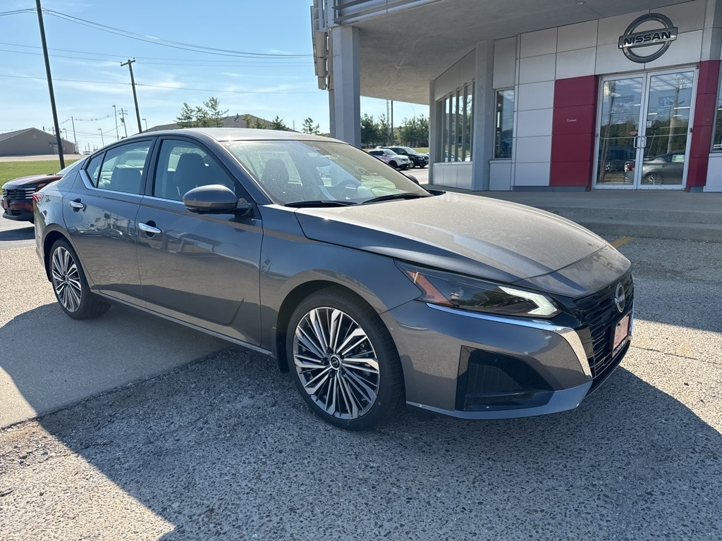 New 2025 Nissan Altima SL Sedan