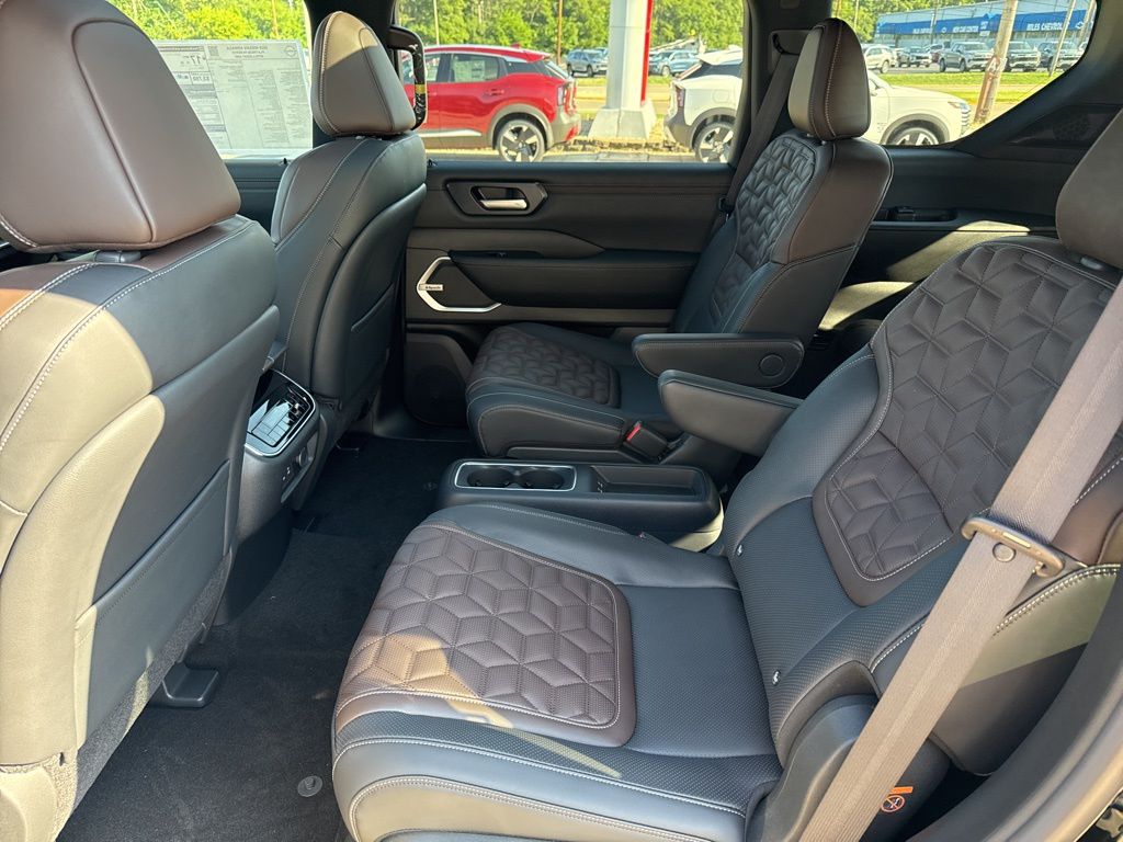 2025 Nissan Armada Platinum Reserve - Photo 19