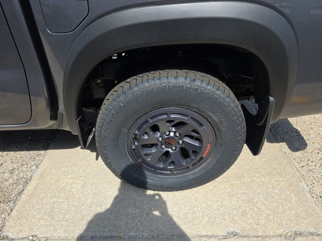 2025 Nissan Frontier PRO-4X - Photo 12