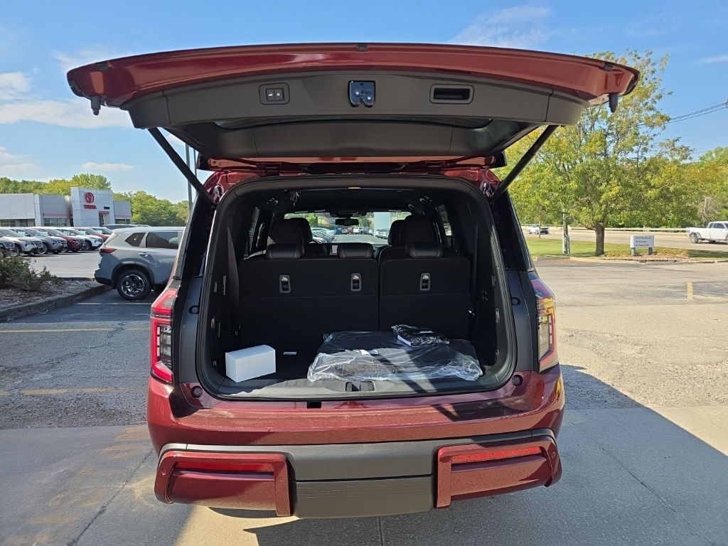 2026 Nissan Armada SL - Photo 7