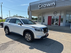 2025 Nissan Pathfinder SL SUV