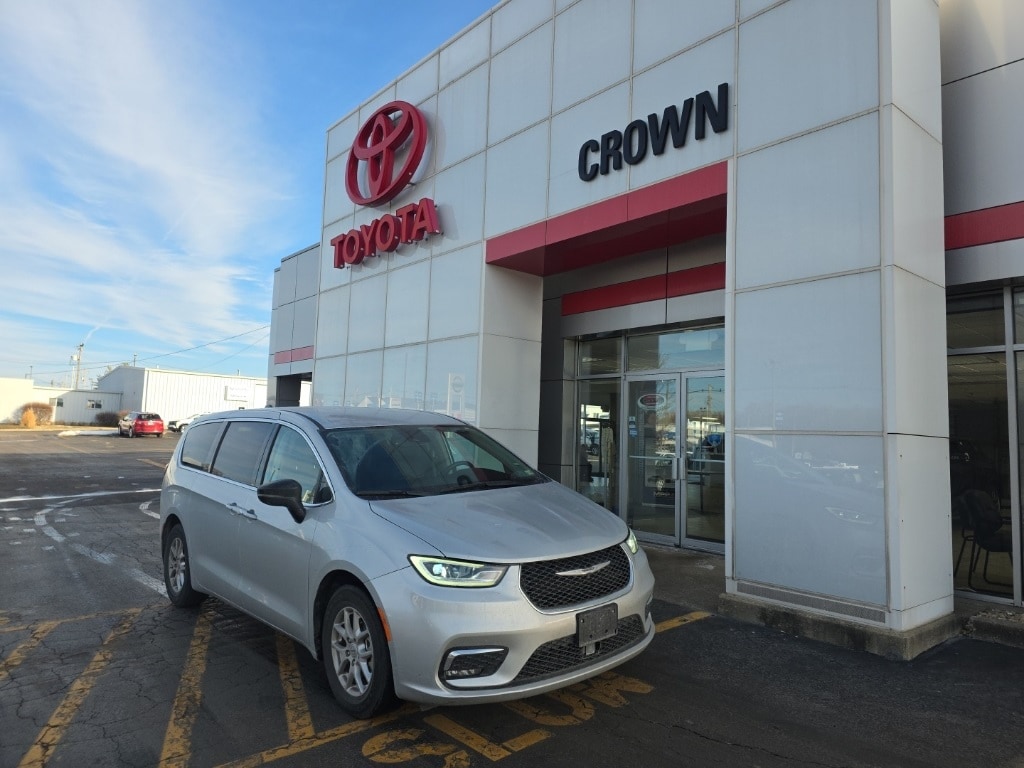 2024 Chrysler Pacifica Touring L