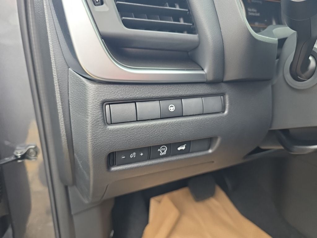 2025 Nissan Rogue SV - Photo 18