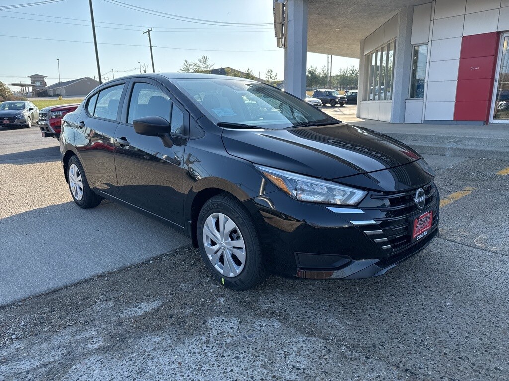 New 2025 Nissan Versa 1.6 S Sedan