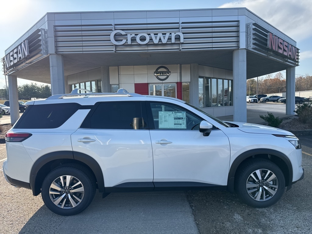 New 2025 Nissan Pathfinder SL SUV
