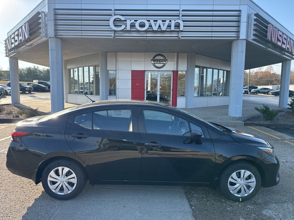 New 2025 Nissan Versa 1.6 S Sedan