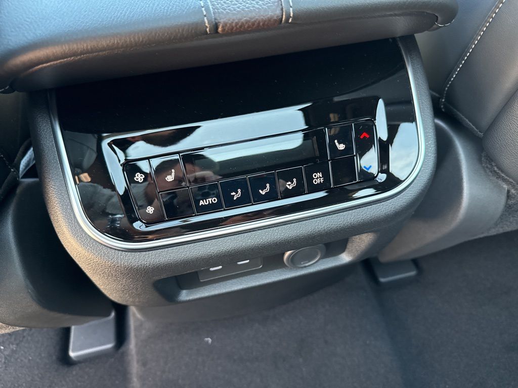2025 Nissan Armada Platinum Reserve - Photo 21