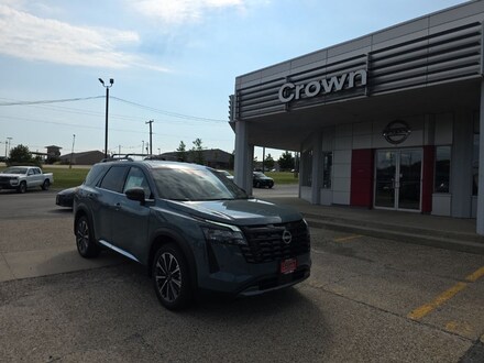 2026 Nissan Pathfinder Platinum SUV