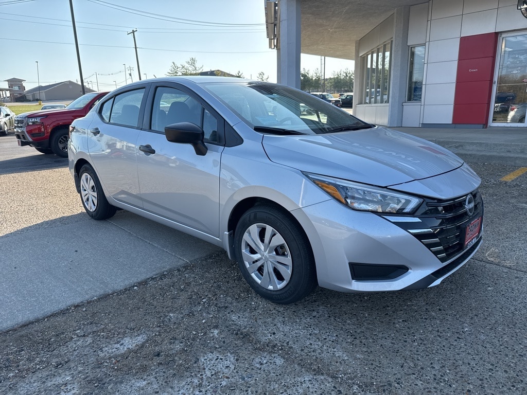 New 2025 Nissan Versa 1.6 S Sedan