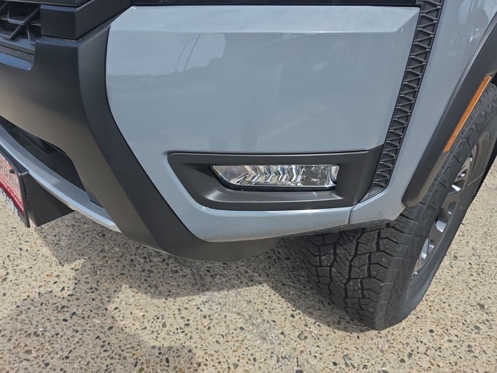 2025 Nissan Frontier PRO-4X - Photo 11