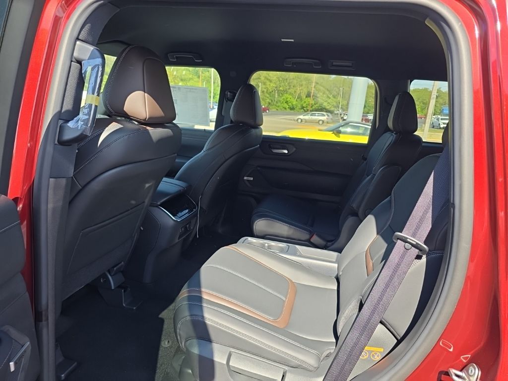 2026 Nissan Armada SL - Photo 13