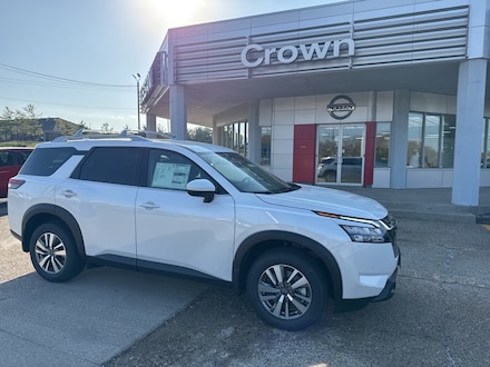 2025 Nissan Pathfinder SL SUV