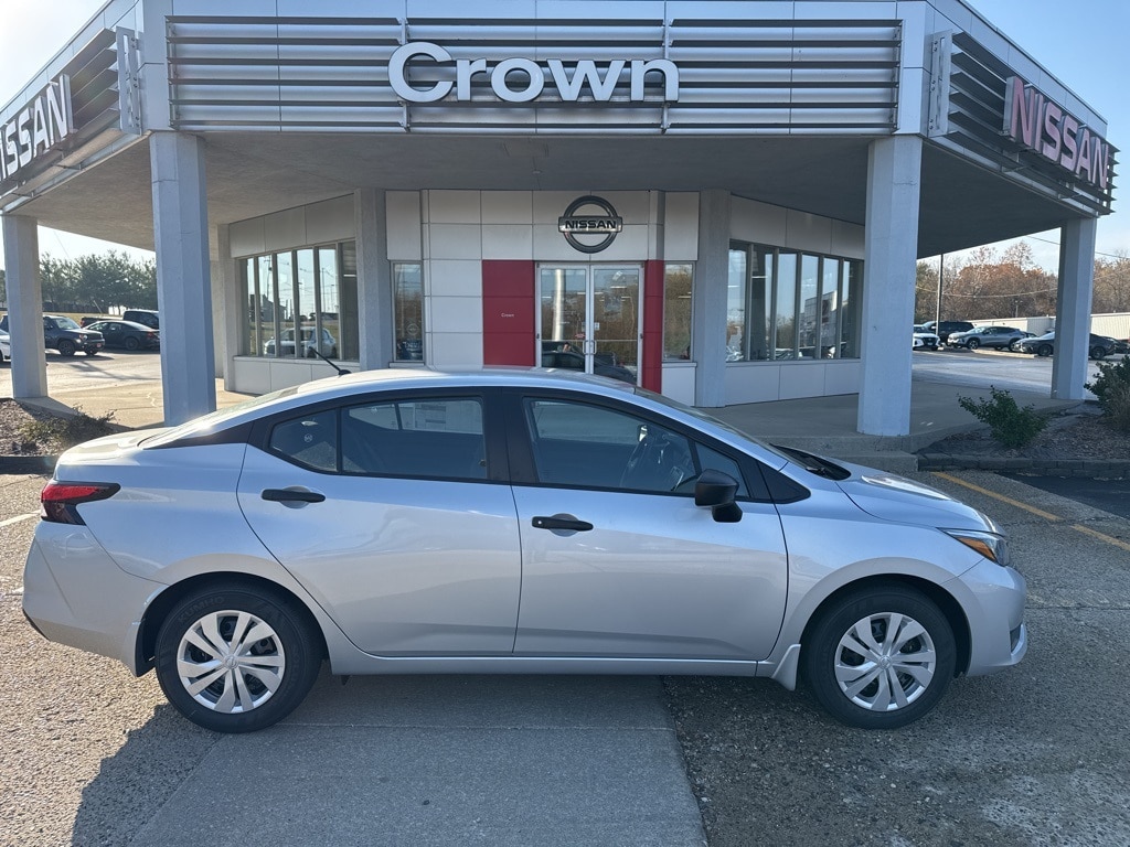 New 2025 Nissan Versa 1.6 S Sedan