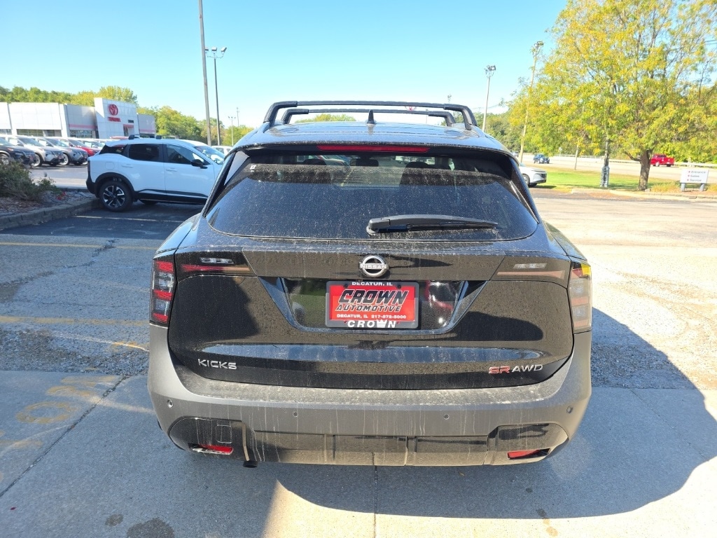 New 2026 Nissan Kicks SR SUV