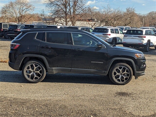 2025 Jeep Compass Limited photo 2