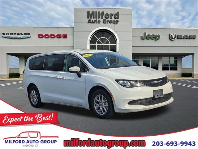 2023 Chrysler Voyager LX Minivan/Van's photo