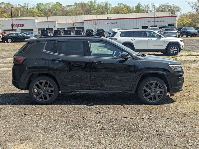 2025 Jeep Compass Limited photo 2