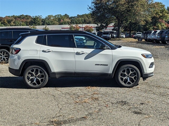 2025 Jeep Compass Limited photo 2