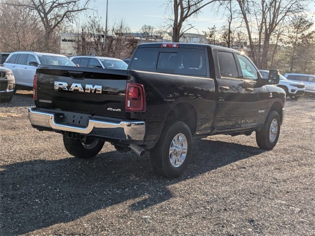 New 2026 Ram 2500 BIG HORN CREW CAB 4X4 6'4 BOX Pickup