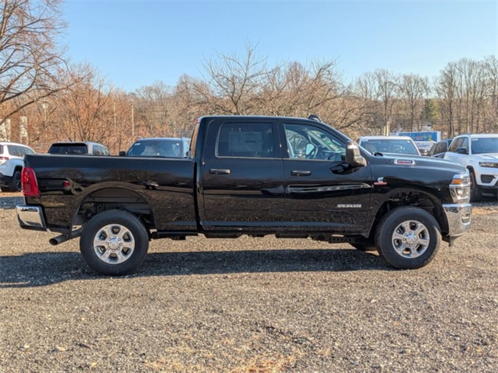 New 2026 Ram 2500 BIG HORN CREW CAB 4X4 6'4 BOX Pickup